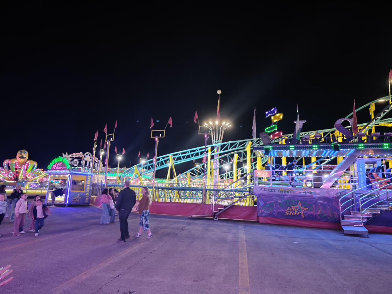 Montaña Rusa Jet Star (2/2)